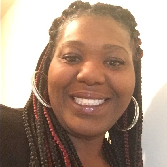 Meet your Posher, Yolinda - Picture 1 of 1